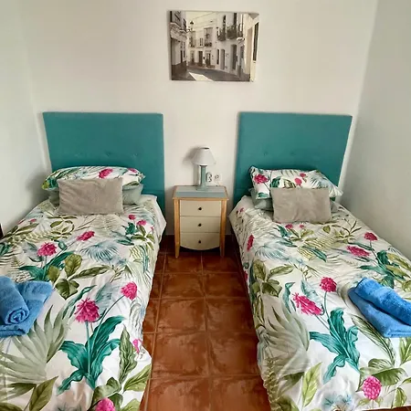 Casa Familiar In Punta Lara * 네르하